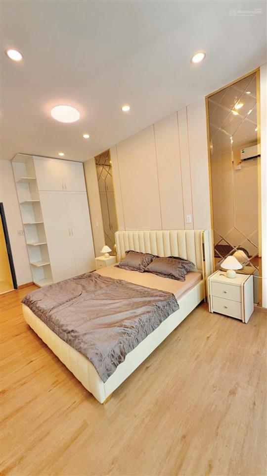 Rộng là được 5m x 10m, cách 1 căn ra mặt tiền thông nguyễn tri phương q10 nhỉnh 5tỷ