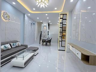 Rộng là được 3m4 x 13m5 nhà đẹp tuyệt vời 6 tầng đường cmt8 trung tâm q10