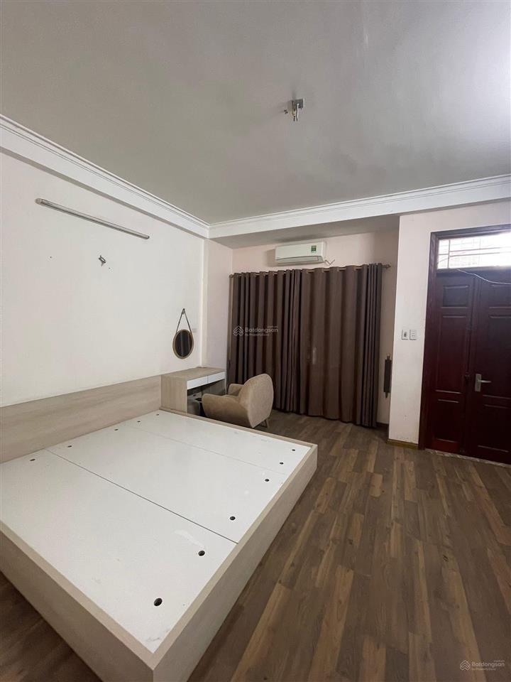 ** bán nhà lô góc trương định  hbt ,dt 30m, 5 tầng , mt 4.6m , 15m ra phố , chủ thiện chí bán