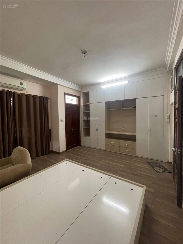 ** bán nhà lô góc trương định  hbt ,dt 30m, 5 tầng , mt 4.6m , 15m ra phố , chủ thiện chí bán