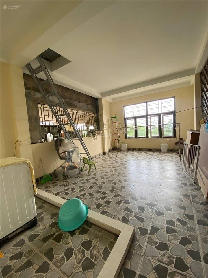 Bán nhà phố dương văn bé
dt 45/50,6 tầng, mt 4m, khu phân lô, oto đỗ cửa, kinh doanh đỉnh cao