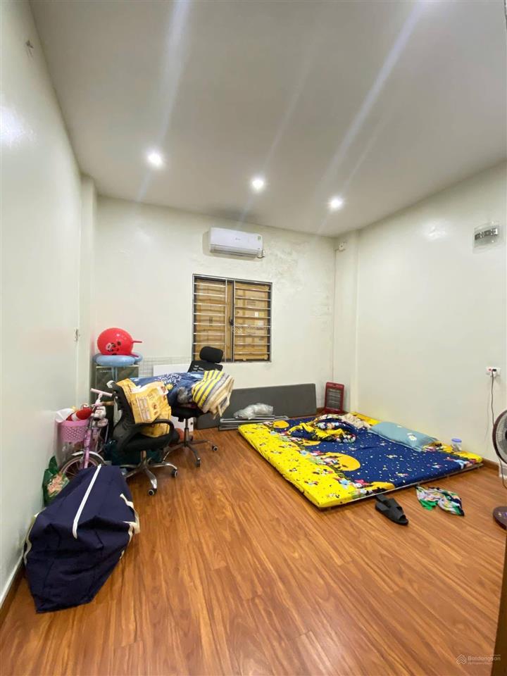 Bán nhà phố dương văn bé
dt 45/50,6 tầng, mt 4m, khu phân lô, oto đỗ cửa, kinh doanh đỉnh cao