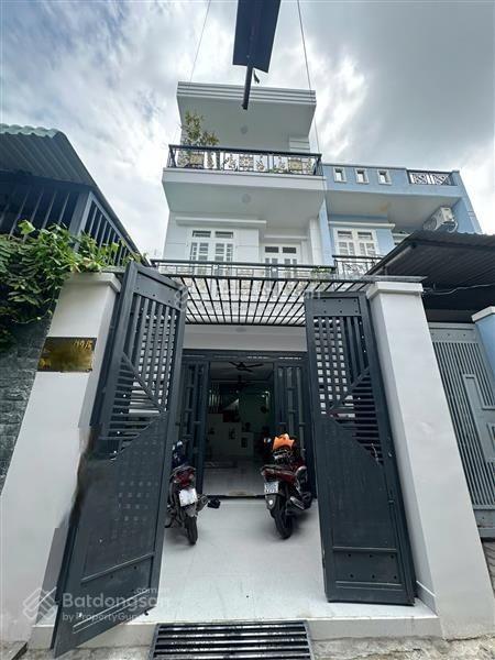 Nhà 3 tầng, 70m2 ( 4x17 )
hxh, ngay nguyễn thị tú  gần ngay ngã tư gò mây  giá nh 5 tỷ