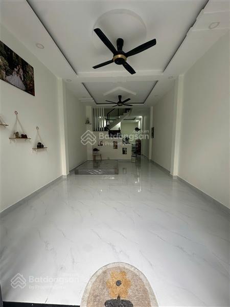 Nhà 3 tầng, 70m2 ( 4x17 )
hxh, ngay nguyễn thị tú  gần ngay ngã tư gò mây  giá nh 5 tỷ