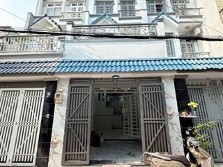 Nhà 3 tầng  ngay công viên hồ trái tim  dt 64m  2 mt  kdc vĩnh lộc  giá 6 tỷ ô tô đỗ cửa.
