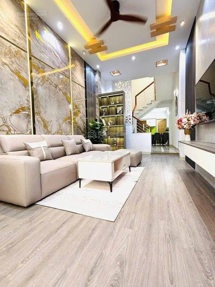 Cần tiền bán gấp nhà sư vạn hạnh chỉ 5tỷ550  48m2 (3pn, 4wc)