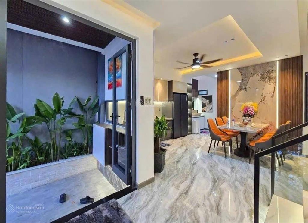Bán gấp nhà giá chỉ 4 tỷ 7 đường tạ quang bửu, q10  44m2 (2pn, 3wc)