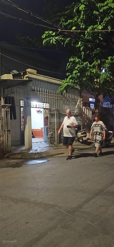  vị trí đẳng cấp, kiệt ô tô thông vòng quanh ngay lõi phố tây an thượng. tập trung đông đúc