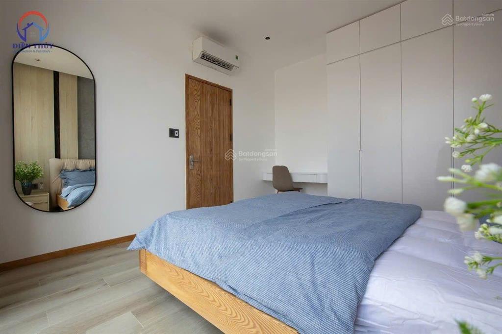 Nhà mới xây full nội thất chỉ cần xách vali vào ở vị trí đẹp cách biển chỉ 700m