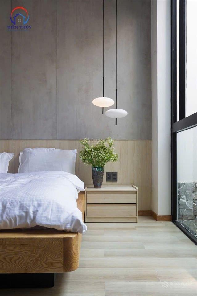 Nhà mới xây full nội thất chỉ cần xách vali vào ở vị trí đẹp cách biển chỉ 700m