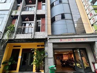 Khách sạn 6 tầng, ngay bãi tắm mỹ khê.  5 tầng 1 lửng  14 phòng, cho bên thứ 3 thuê 60 tr