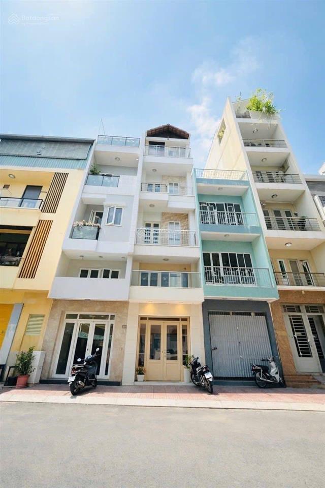 Bán nhà mặt phố bàn cờ quận 3 vị trí đẹp, giá tốt chính chủ