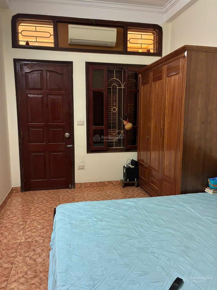 Bán nhà riêng 34.3m2, nhà xây 5 tầng kiên cố, mỗi tầng 1 phòng ngủ, 1 nhà vệ sinh, 1 phòng thờ