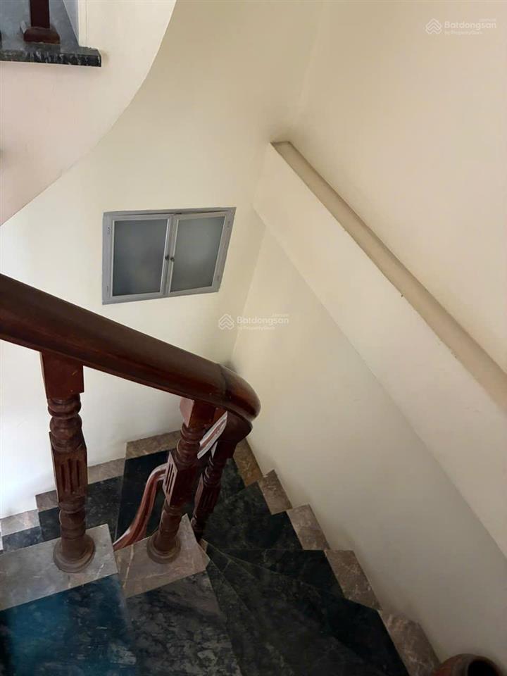 Bán nhà riêng 34.3m2, nhà xây 5 tầng kiên cố, mỗi tầng 1 phòng ngủ, 1 nhà vệ sinh, 1 phòng thờ