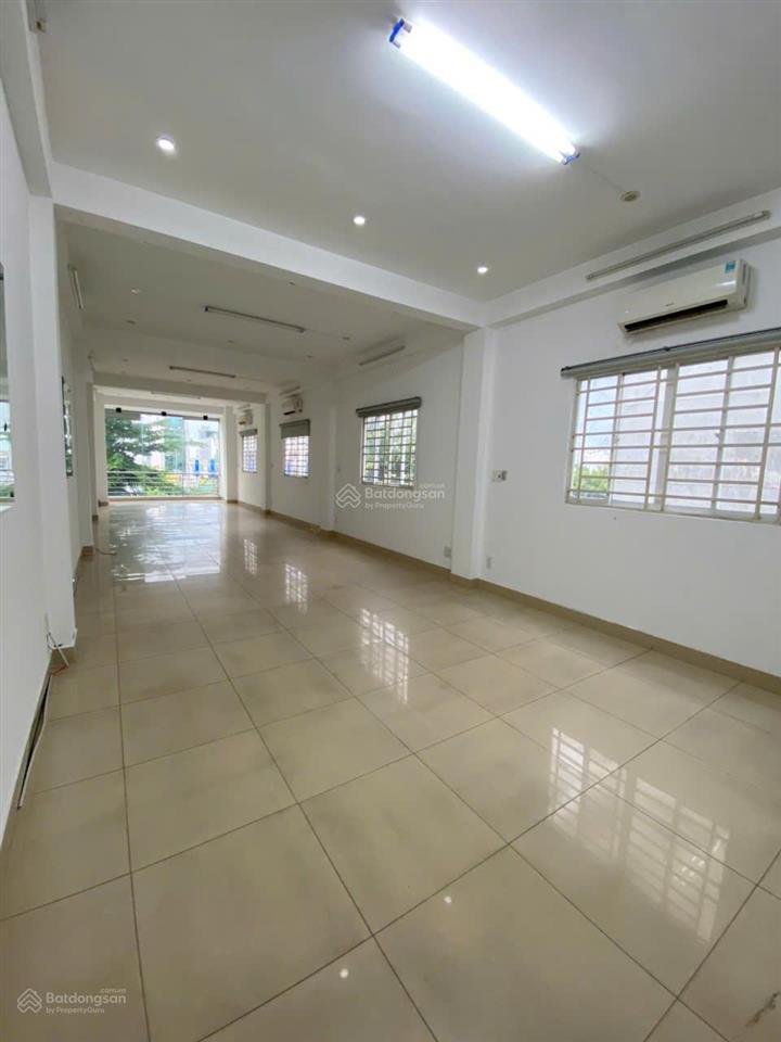 Chính chủ cho thuê văn phòng 80m2 mặt tiền phạm văn đồng (có thỏa thuận)