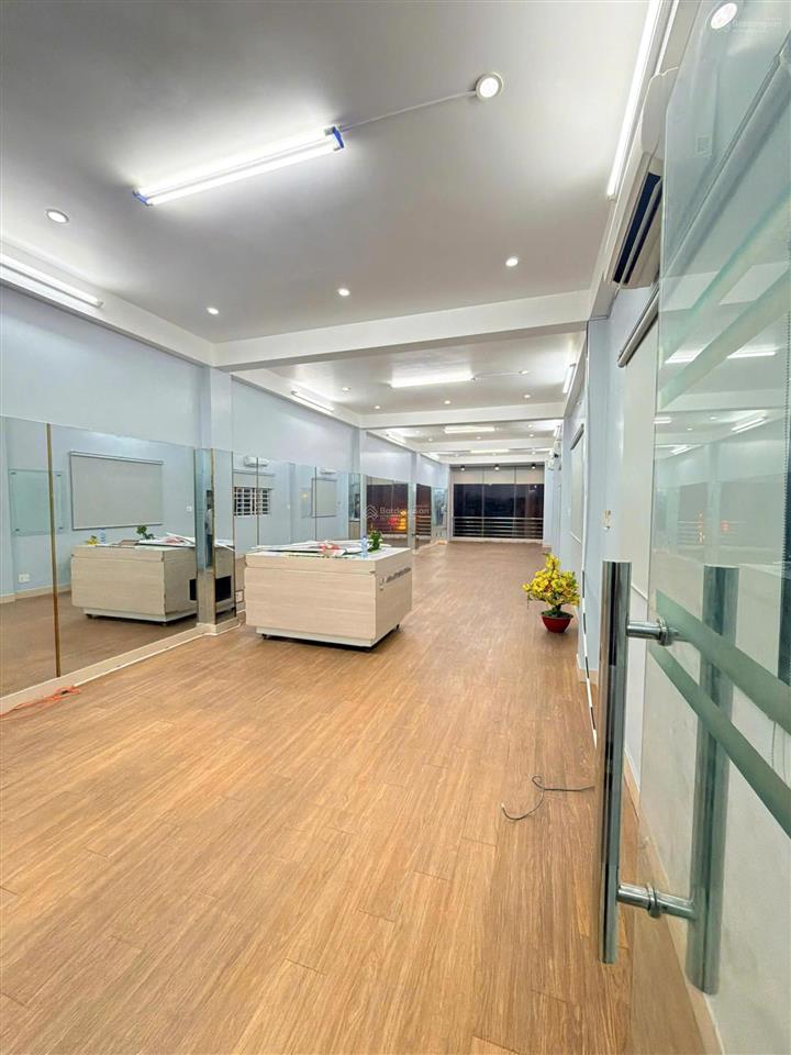 Hot! còn 1 mặt bằng hiếm có 100m2, chỉ 23 triệu/tháng tại mặt tiền phạm văn đồng