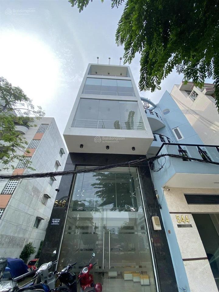 12tr cho 50m2  chính chủ gửi cho thuê mặt tiền phạm văn đồng (lầu 4 & sân thượng)