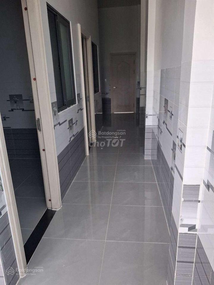 Bán nhà riêng 95m, có sân, pk, 2 pn, bếp .. cách chợ 200m cách trường cấp 1, 2, 3 bv 700m