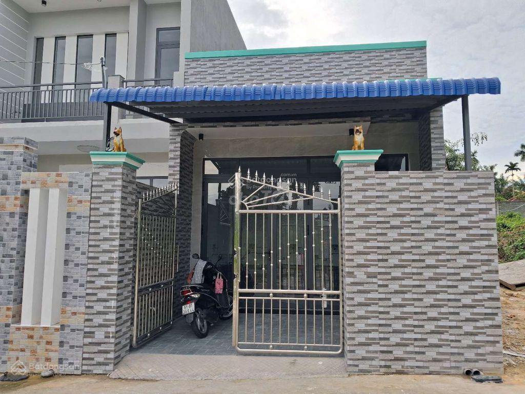 Bán nhà riêng 95m, có sân, pk, 2 pn, bếp .. cách chợ 200m cách trường cấp 1, 2, 3 bv 700m
