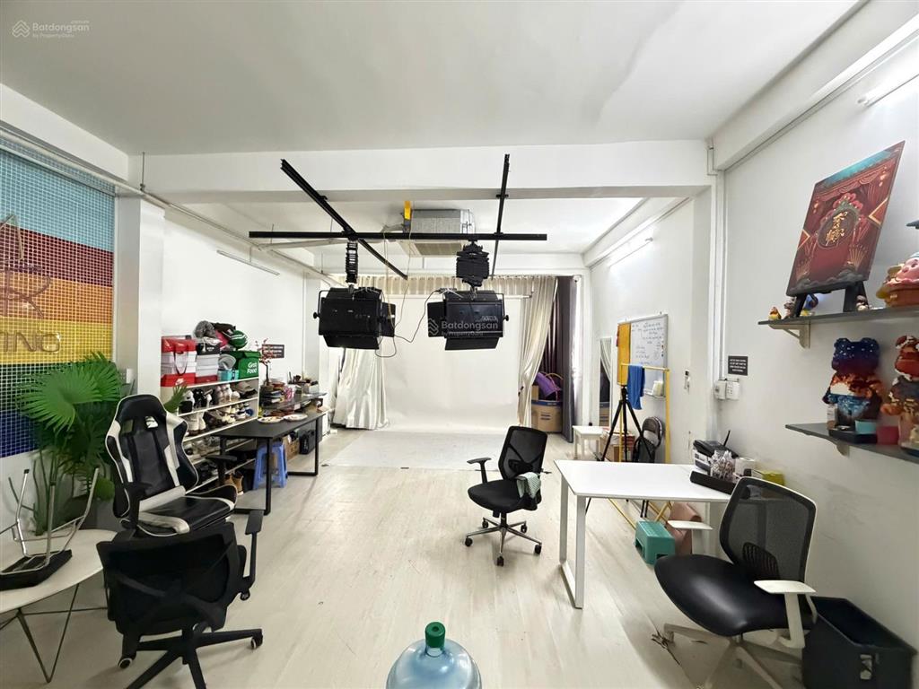 Cơ hội thuê nhà đẹp 400m2 giá tốt ngay trung tâm lê văn sỹ