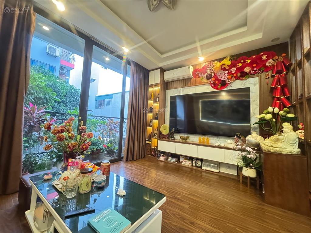Bán nhà thạch bàn dân xây ô tô tránh