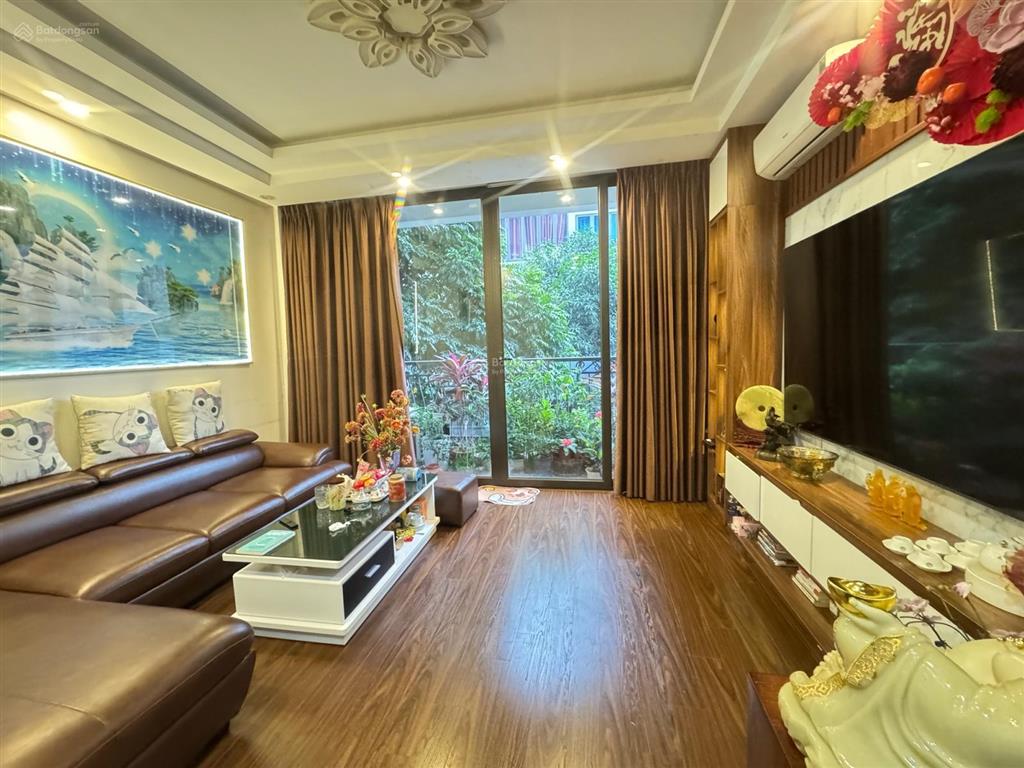 Bán nhà thạch bàn dân xây ô tô tránh