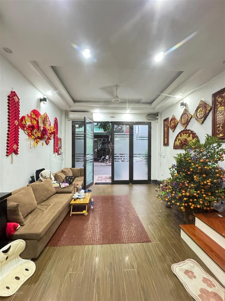 Bán nhà thạch bàn dân xây ô tô tránh