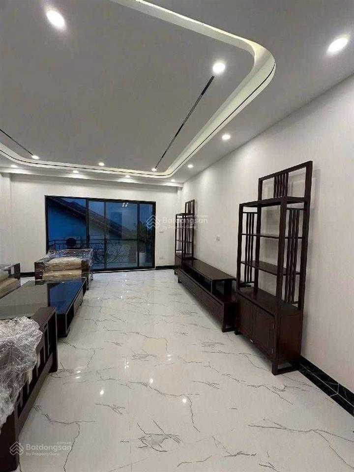 Nhà riêng ngọc lâm82m2 ô tô tránh
