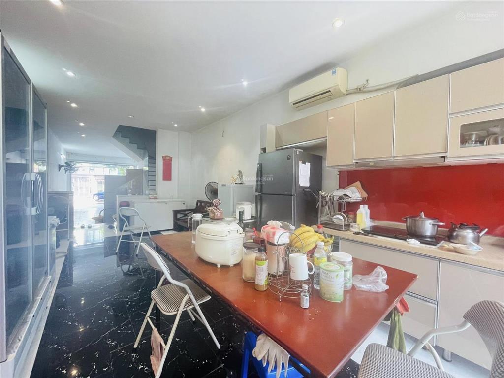 Mặt phố giang biên, 97m² x 4 tầng, 2 thoáng trước sau, ô tô tránh, kd, giá chỉ như nhà trong ngõ.
