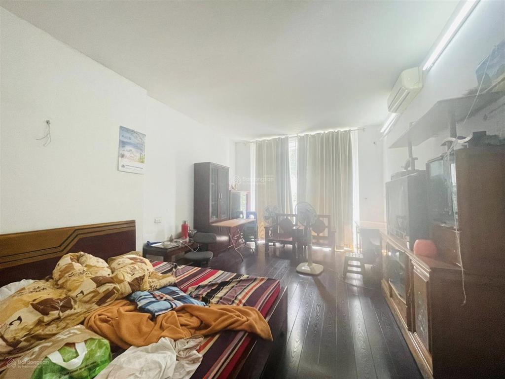 Mặt phố giang biên, 97m² x 4 tầng, 2 thoáng trước sau, ô tô tránh, kd, giá chỉ như nhà trong ngõ.