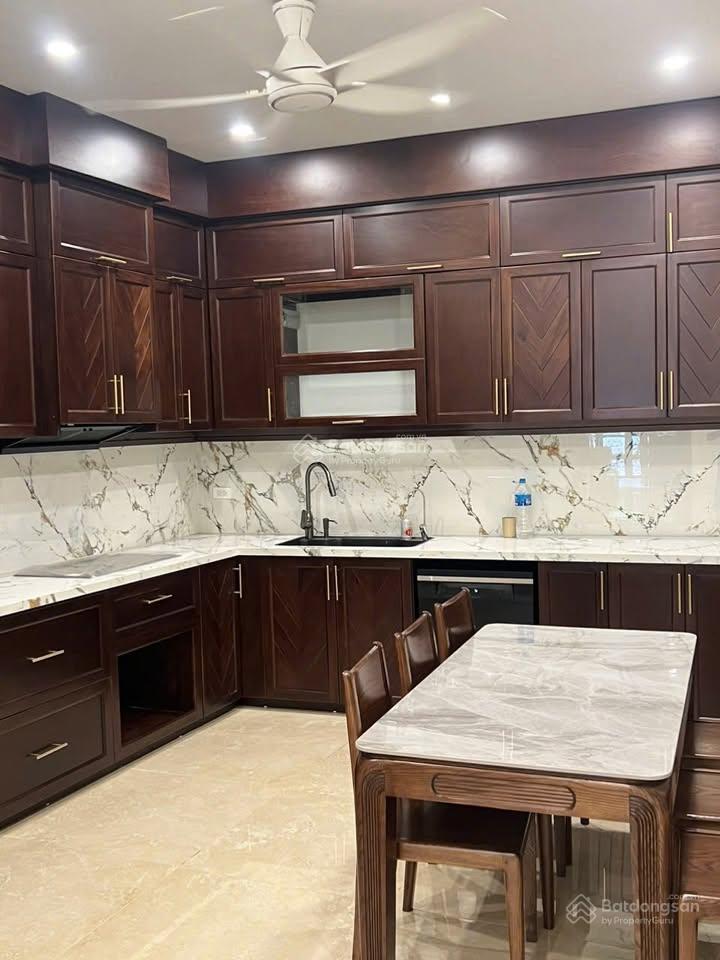 Đầu phố ngô gia tự 100m x 6 tầng thang máy vỉa hè, ô tô tránh, kinh doanh giá cực tốt