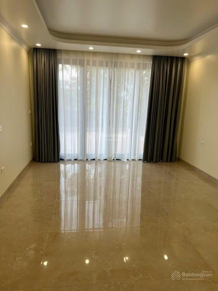 Đầu phố ngô gia tự 100m x 6 tầng thang máy vỉa hè, ô tô tránh, kinh doanh giá cực tốt