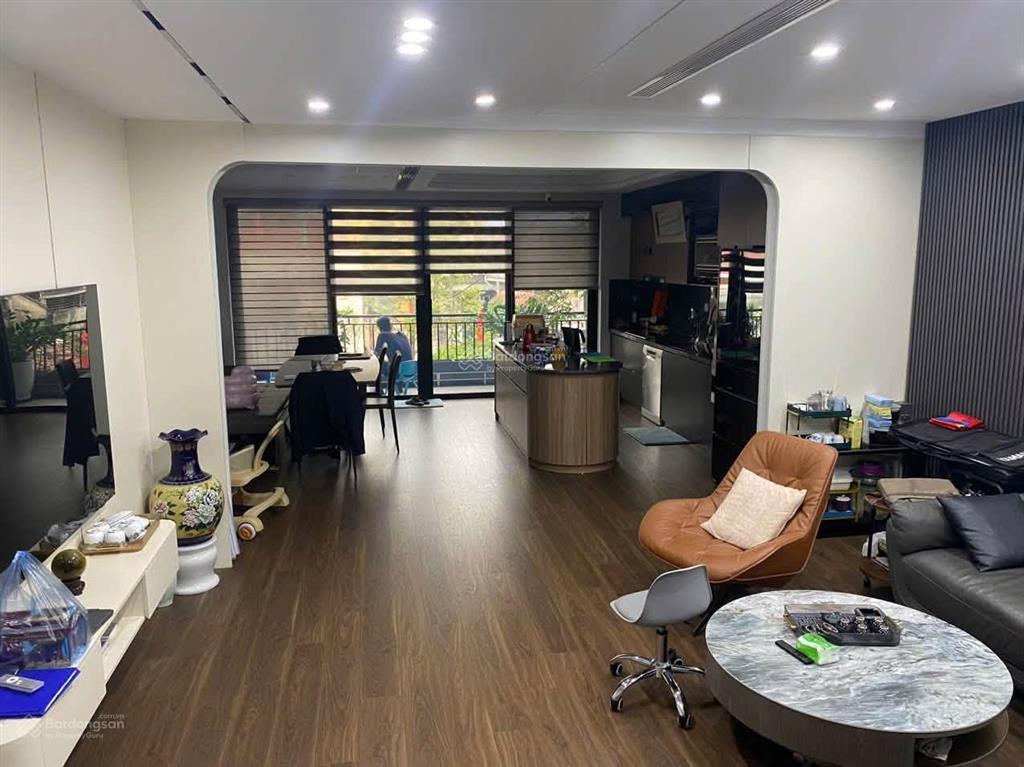 Siêu phẩm phố ngọc lâm  81/85m x 5t  gara 4 ô tô  thang máy  full nội thất cao cấp