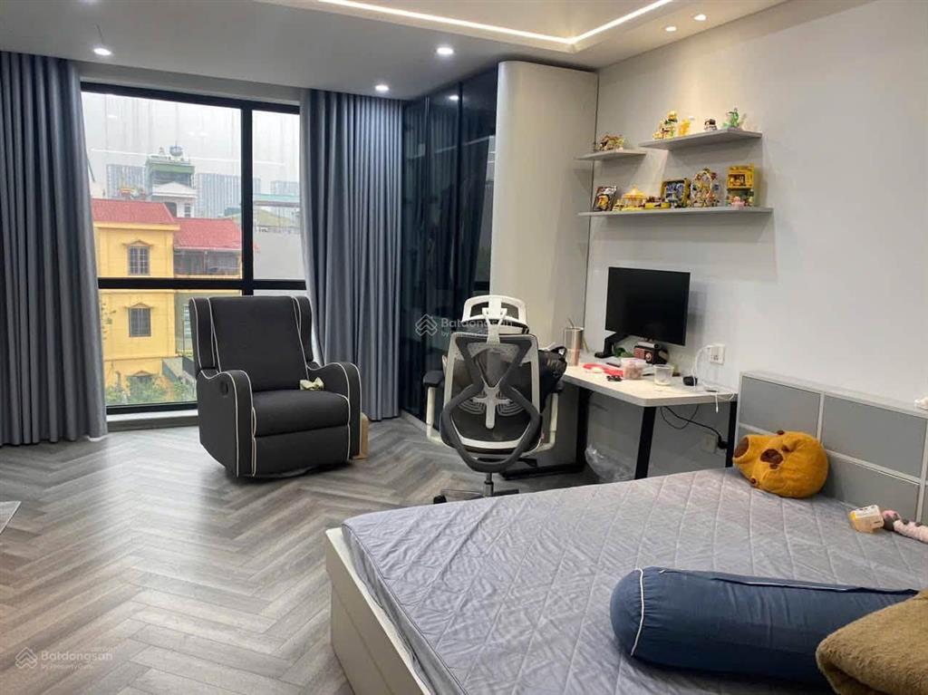 Siêu phẩm phố ngọc lâm  81/85m x 5t  gara 4 ô tô  thang máy  full nội thất cao cấp