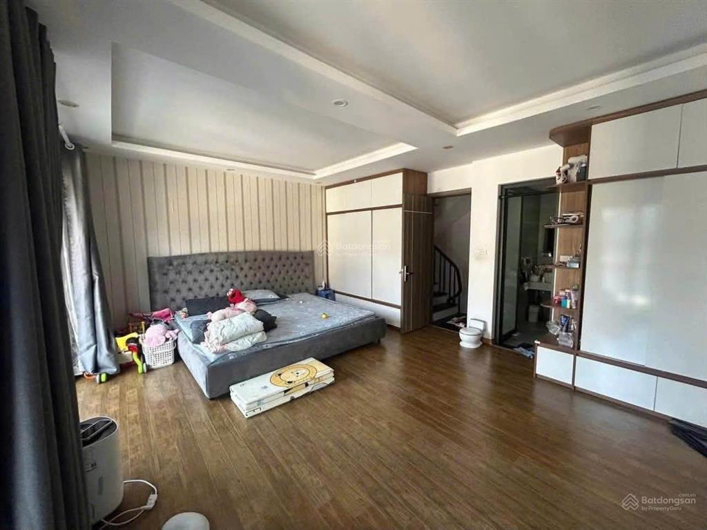 Cho thuê nguyên căn đầu ngọc lâm 70mx5t 4pn, đủ đồ ô tô 7 chỗ, view hồ 17tr/th
