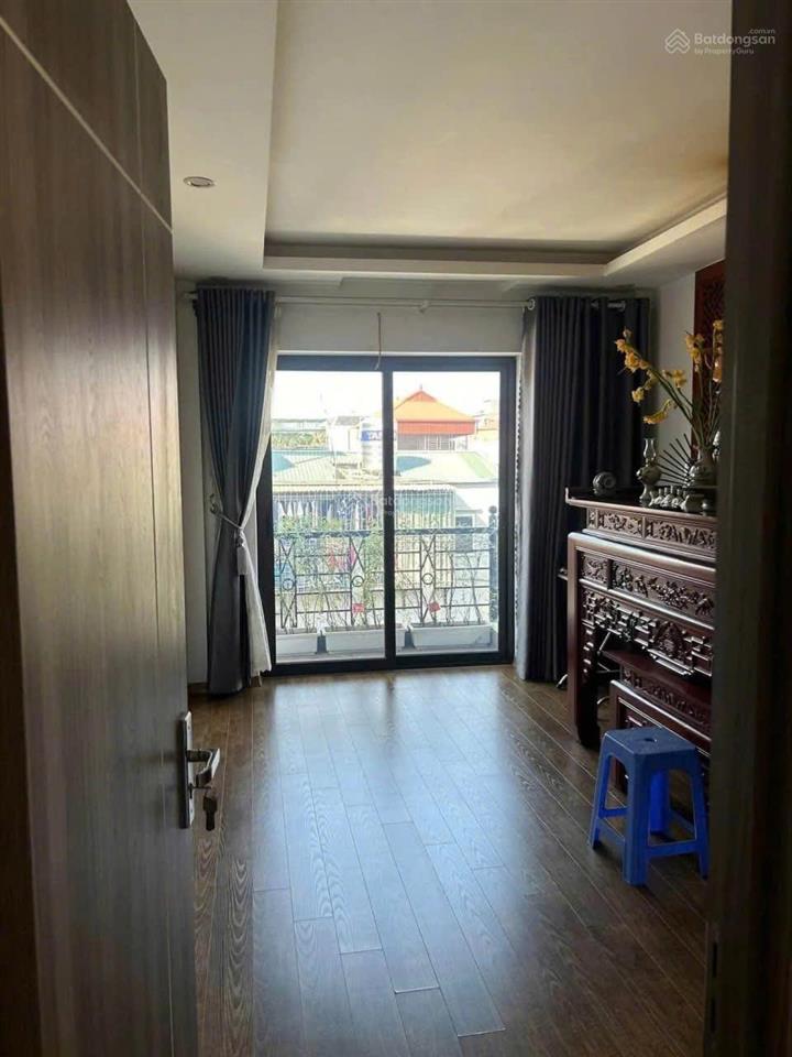 Cho thuê nguyên căn đầu ngọc lâm 70mx5t 4pn, đủ đồ ô tô 7 chỗ, view hồ 17tr/th