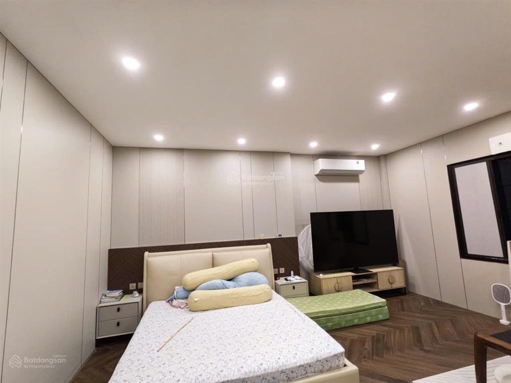 Nhà rộng ái mộ 104m2x4t mt 9m 5pn 30m ra phố, nội thất đẹp, trung tâm lb, giá chỉ 16,2 tỷ