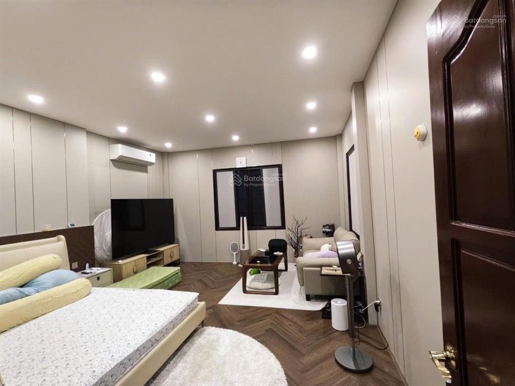 Nhà rộng ái mộ 104m2x4t mt 9m 5pn 30m ra phố, nội thất đẹp, trung tâm lb, giá chỉ 16,2 tỷ