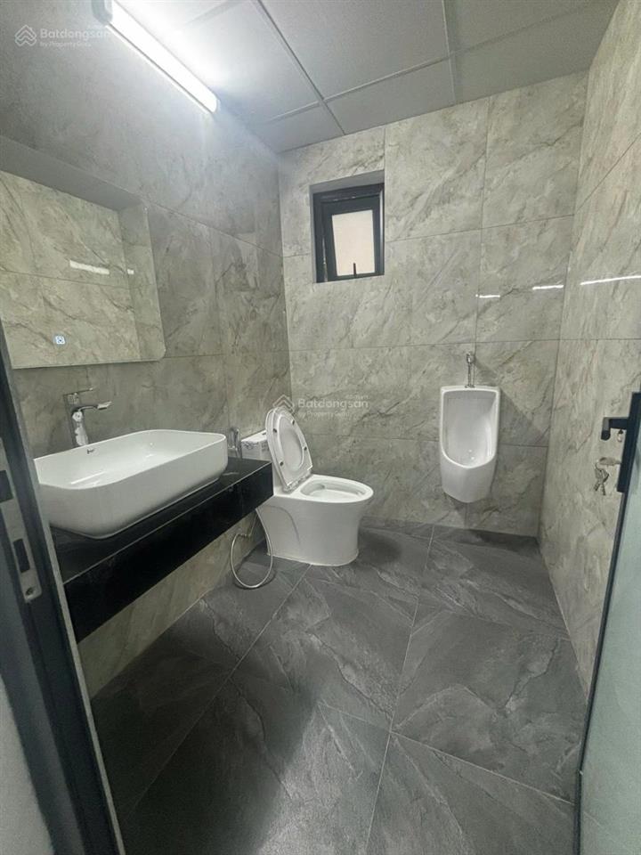 Siêu phẩm mặt phố hồng tiến 150mx8t mt 8m lô góc bán hầm tm dòng tiền 250tr/th
