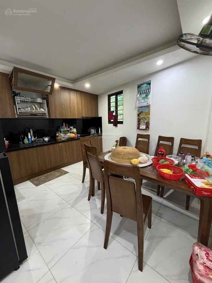 Nhà dân kim quan long biên full nội thất 59m x 5t tm 5pn thoáng trước sau chỉ 11.2 tỷ.