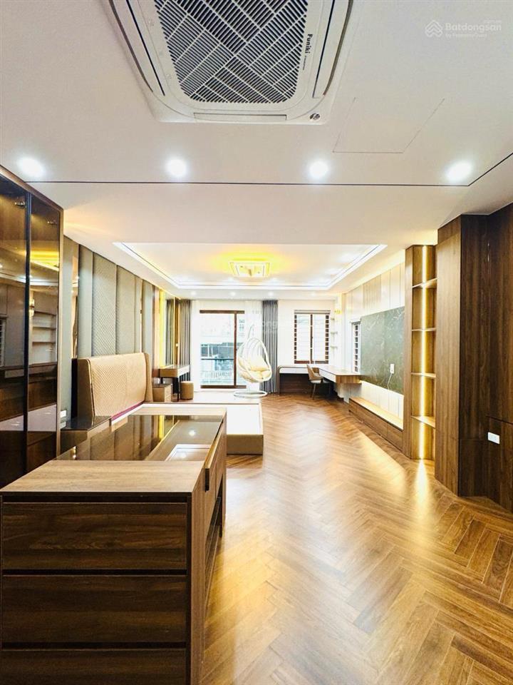 Đàm quang trung 82m², 8 tầng, lô góc, thang máy, gara 2 ô tô, full đồ, giá 20.1 tỷ long biên