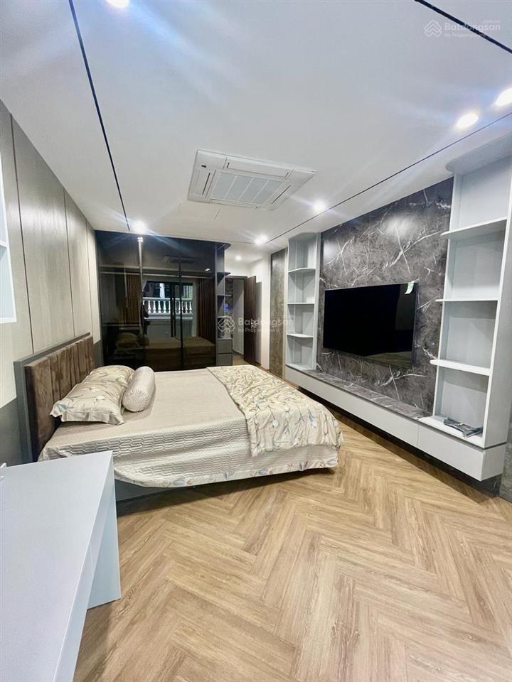 Nhà mới đẹp xuân đỗ cự khối 60m, 7t thang máy, full nội thất, sổ nở hậu 9.9 tỷ