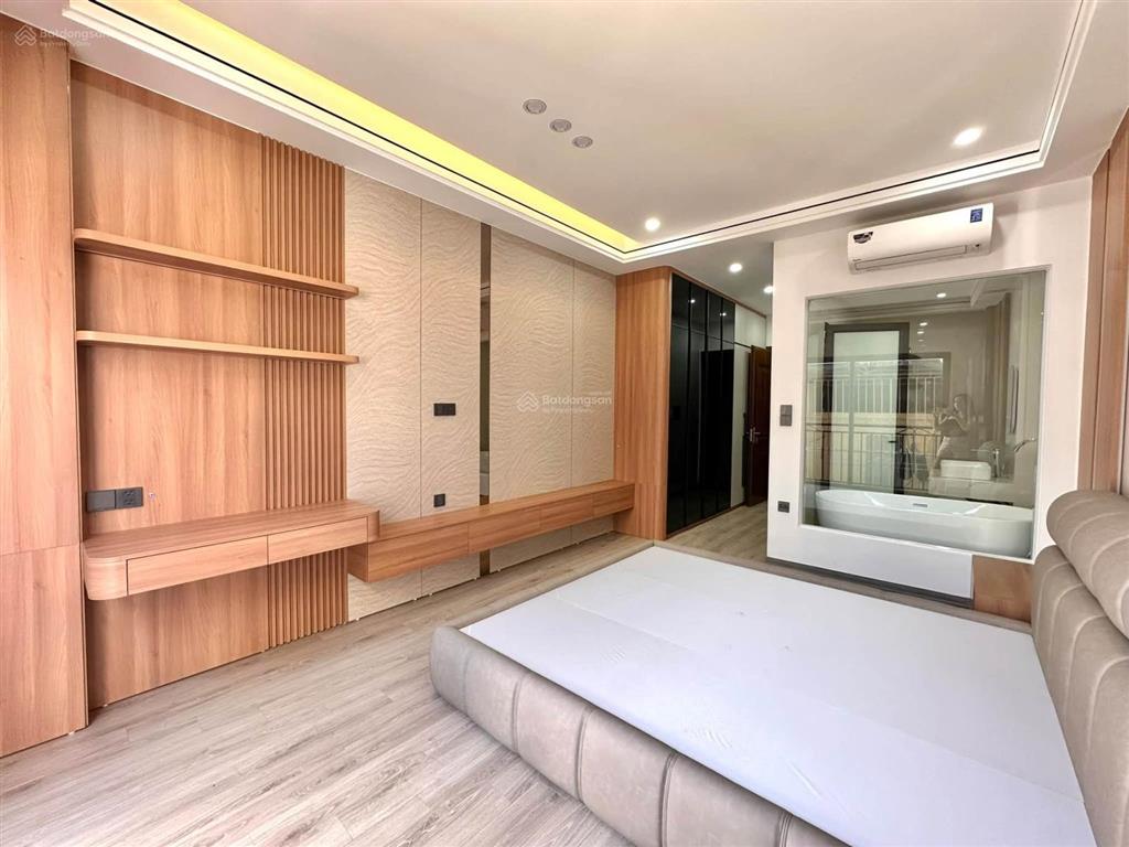 Siêu phẩm hoa lâm 50m 8 tầng thang máy full nội thất gara 2 ô tô chỉ 12,5 tỷ!