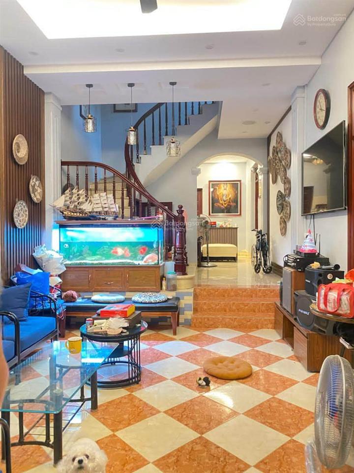 Bán nhà phân lô cổ linh tứ đình 105m, 3t, ô tô tránh, vỉa hè, kinh doanh giá 27,5 tỷ!