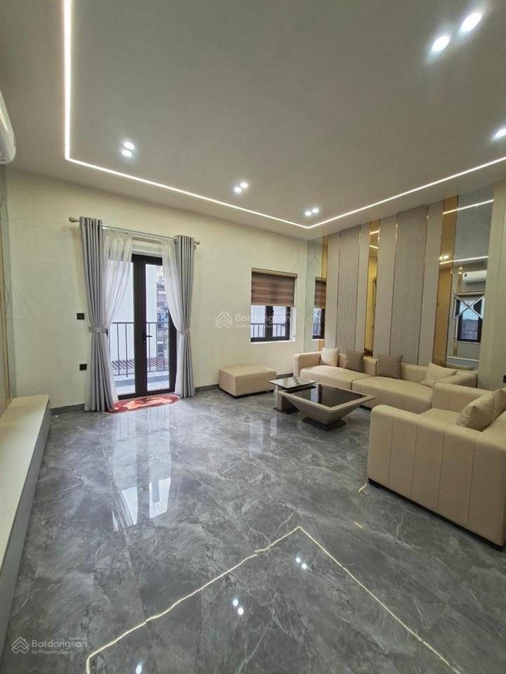 Biệt thự sân vườn nguyễn văn cừ 97m, 7 tầng, thang máy, đủ nội thất chỉ 14,5 tỷ!