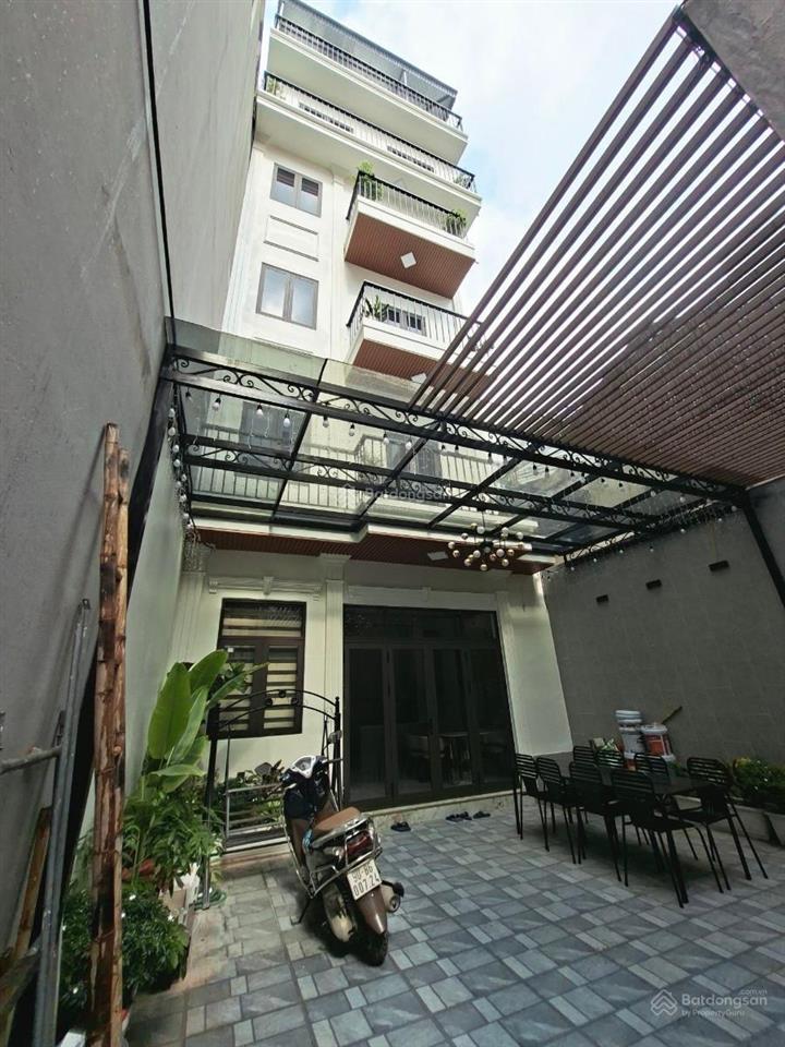 Biệt thự sân vườn nguyễn văn cừ 97m, 7 tầng, thang máy, đủ nội thất chỉ 14,5 tỷ!