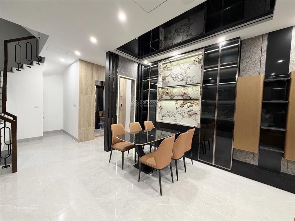 Hot! nhà mới phúc lợi 62m x 6 tầng thang máy full nội thất sang trọng chỉ 9 tỷ!