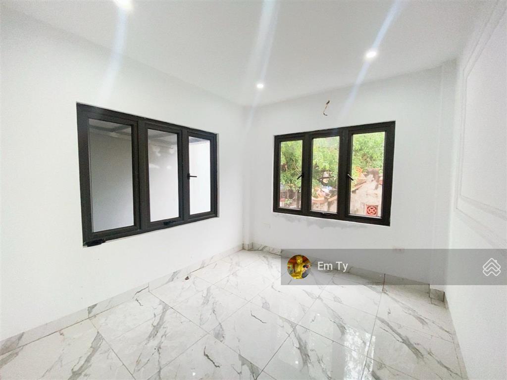 Chính chủ bán nhà hà đônglô gócngõ thông tứ tung30m ra phốhàng xóm quan chứcdt35m2giá 5tỷ62