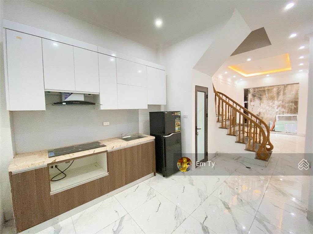 Chính chủ bán nhà hà đônglô gócngõ thông tứ tung30m ra phốhàng xóm quan chứcdt35m2giá 5tỷ62