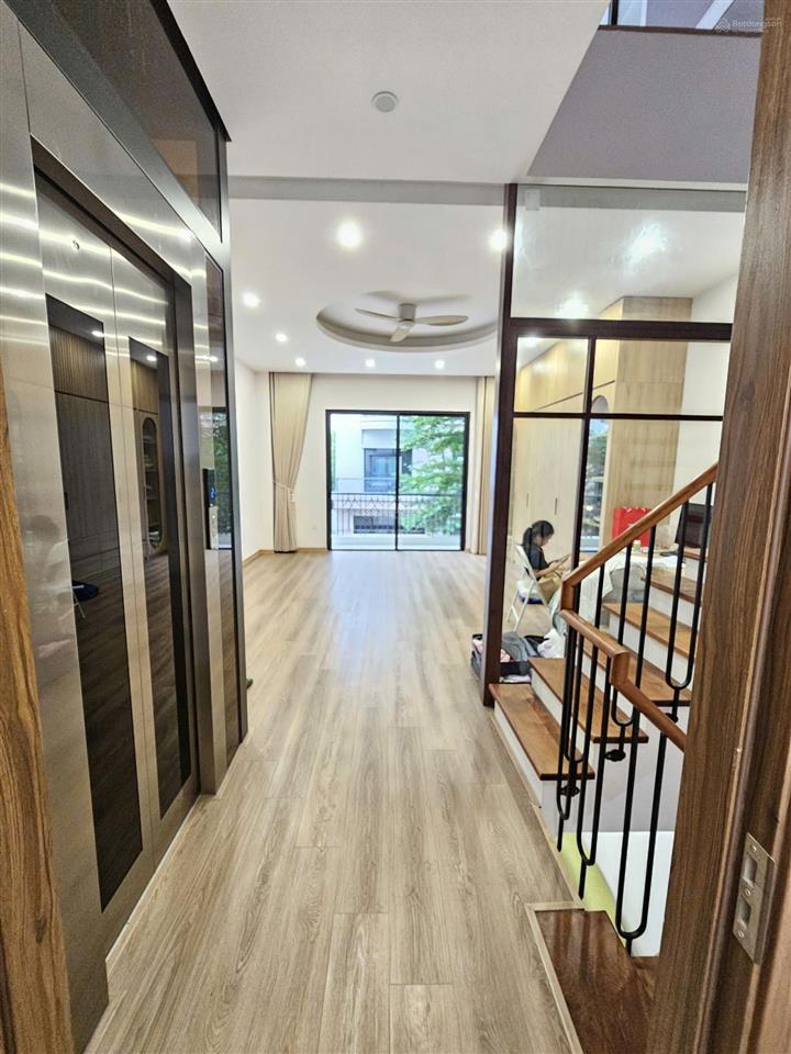 Chủ nhà cắt lỗ  full nội thất  thang máy  gần hồ tạo sóng  kinh doanh đỉnh  giá cực mềm